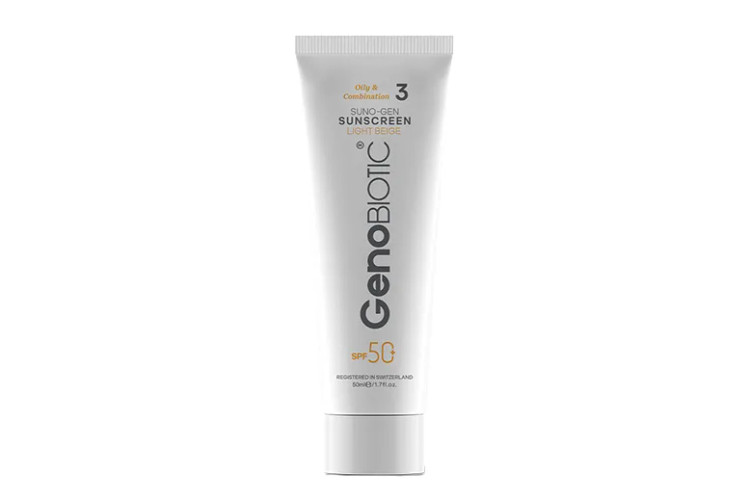 کرم ضد آفتاب رنگی سانوژن SPF50 مناسب پوست چرب و مختلط بژ روشن
