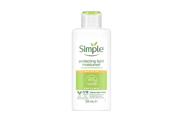 کرم مرطوب کننده Protecting Light Moisturiser SPF15 سیمپل
